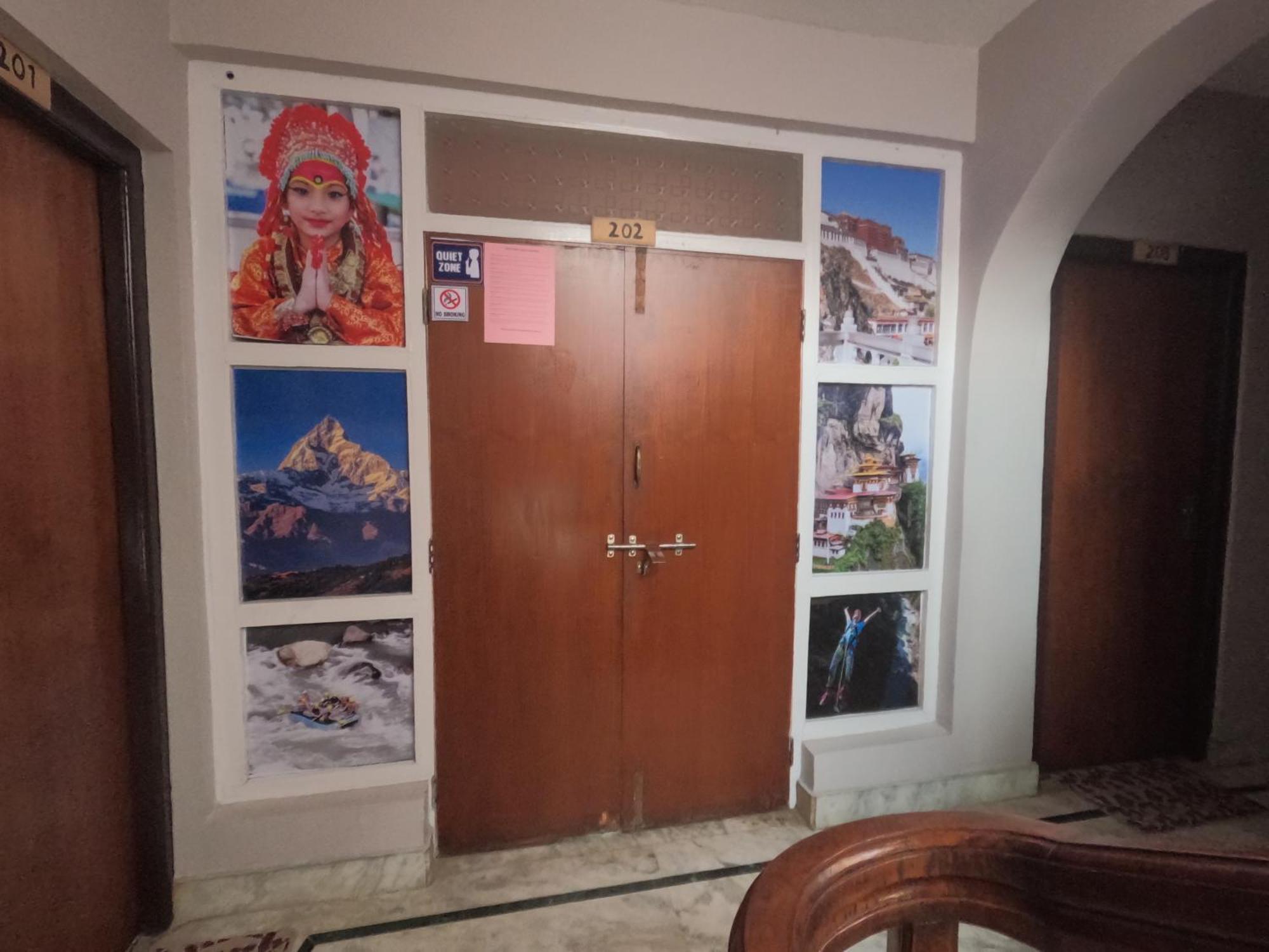 Hello Ktm Hostel Kathmandu Exterior foto